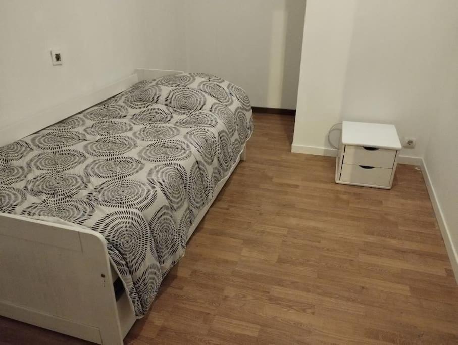 Agreable Maison Avec Parking Gratuit Apartment Amiens Ngoại thất bức ảnh